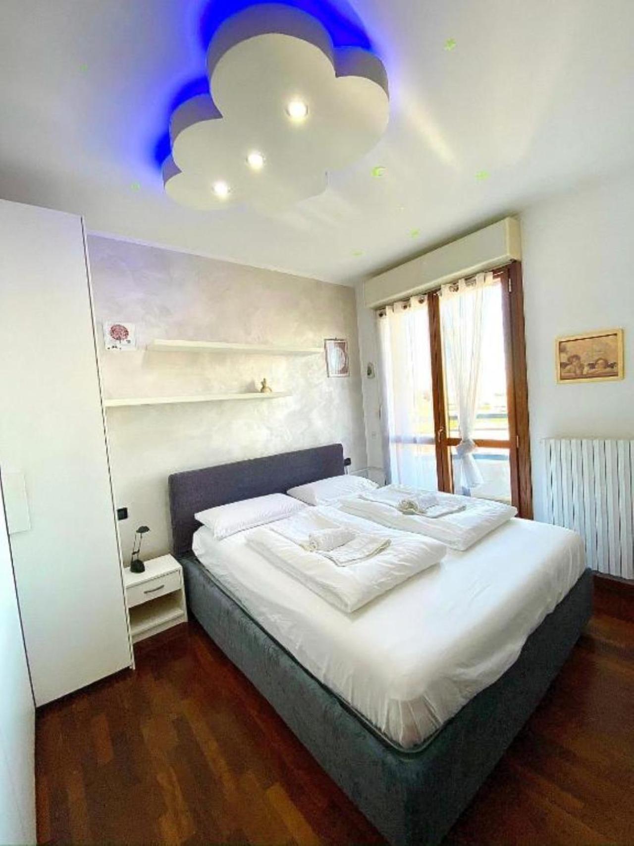 Bicocca House-metro M1 Duomo-m5 Life Apartment Milan
